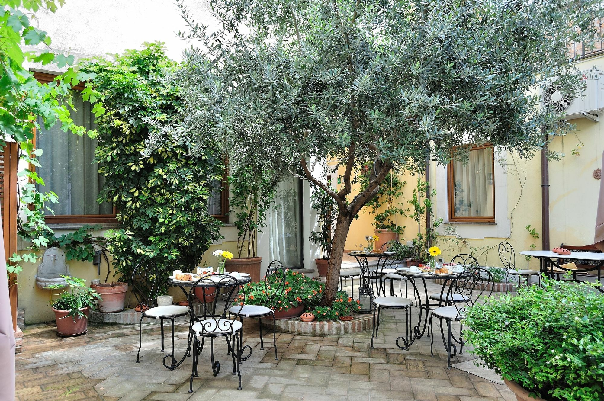 Le Clarisse Trastevere Rome Buitenkant foto